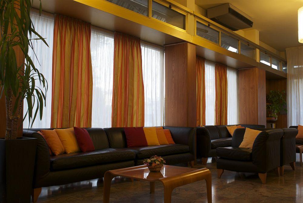 Hotel Ristorante Alcide Поджибонси Экстерьер фото